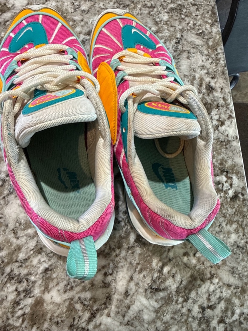 Nike womens Size 8.5 Pink, Yellow & Teal Athletic Sneakers - Picture 5 of 8